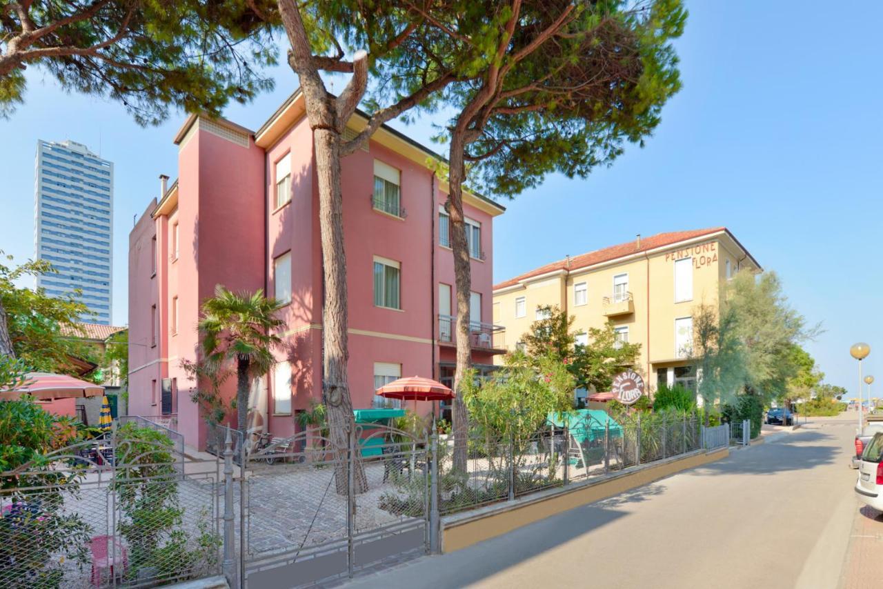 Hotel Capri Cesenatico Exterior foto